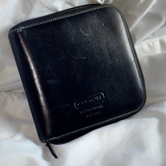 COACH VINTAGE LEATHER CD CASE - Picture 4 of 8